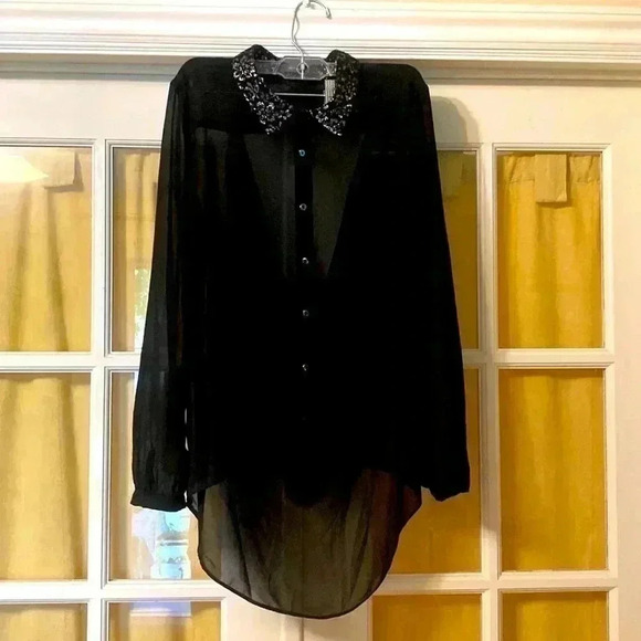 Suzy Shier Tops - Stylish evening blouse 👚, long sleeve, down buttons, open back